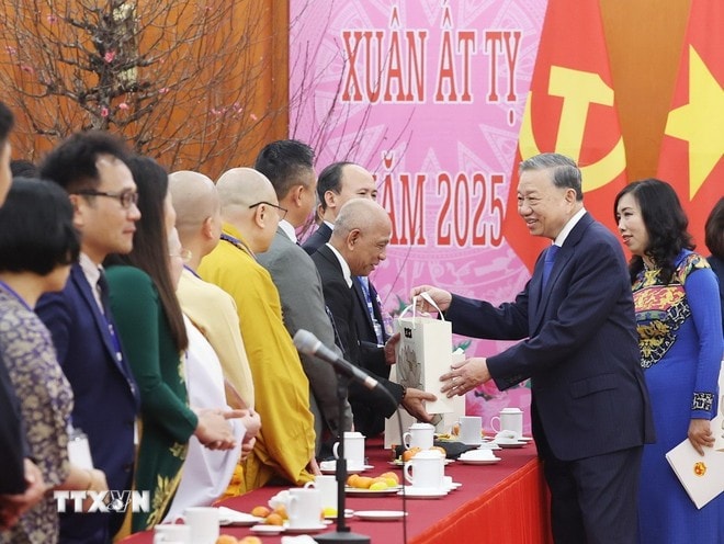 Tổng Bí thư Tô Lâm gặp gỡ kiều bào tiêu biểu dự chương trình 