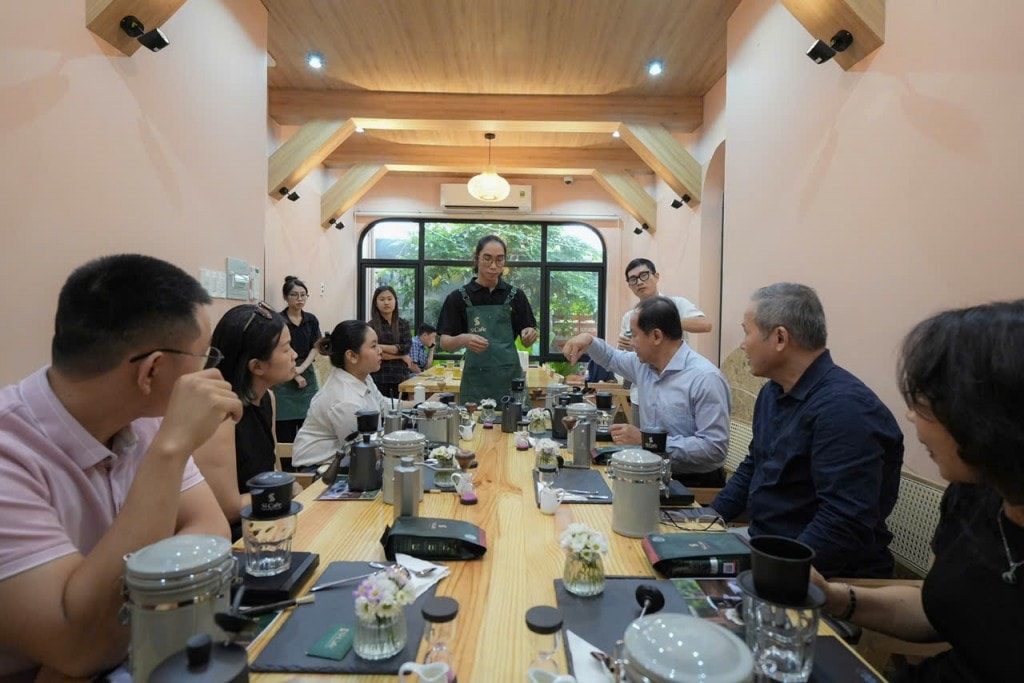 Một buổi trải nghiệm thử nếm cafe 