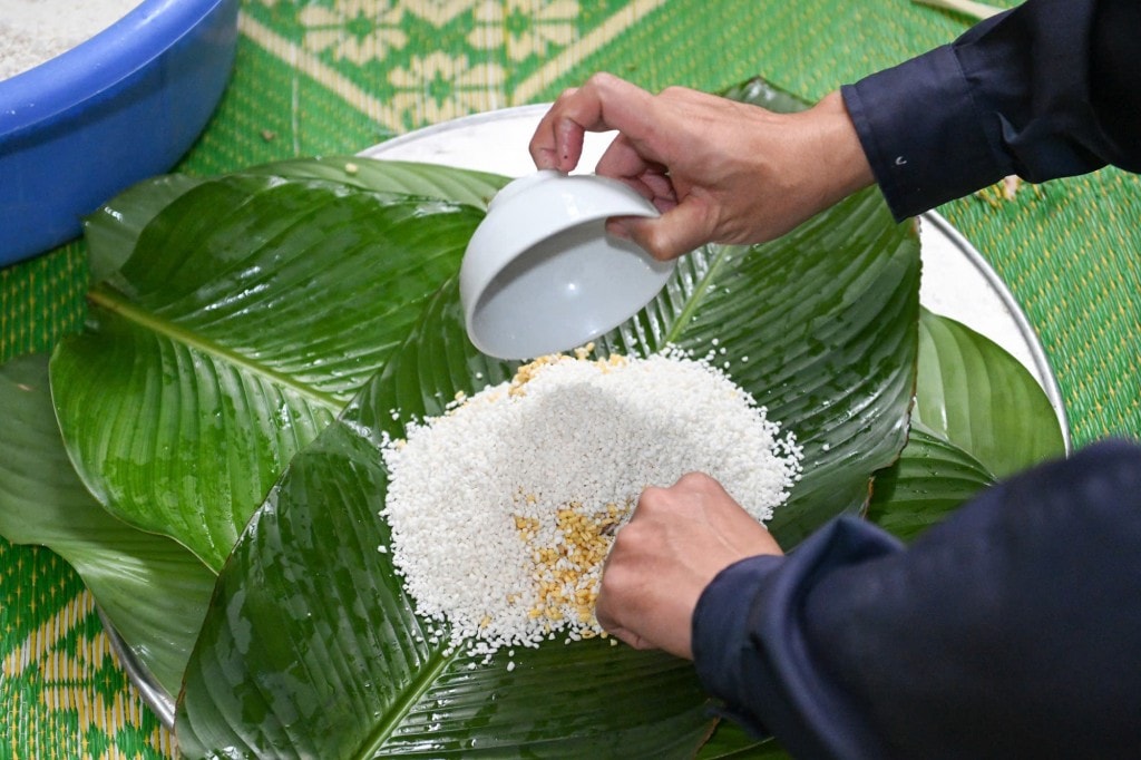 Mỗi chiếc bánh chưng không chỉ là món ăn truyền thống, mà còn là biểu tượng cho sự đoàn kết và ý chí của tập thể chiến sĩ PCCC. Đó là tình cảm, là niềm hy vọng vào một mùa xuân mới an lành dành cho mọi ngườ