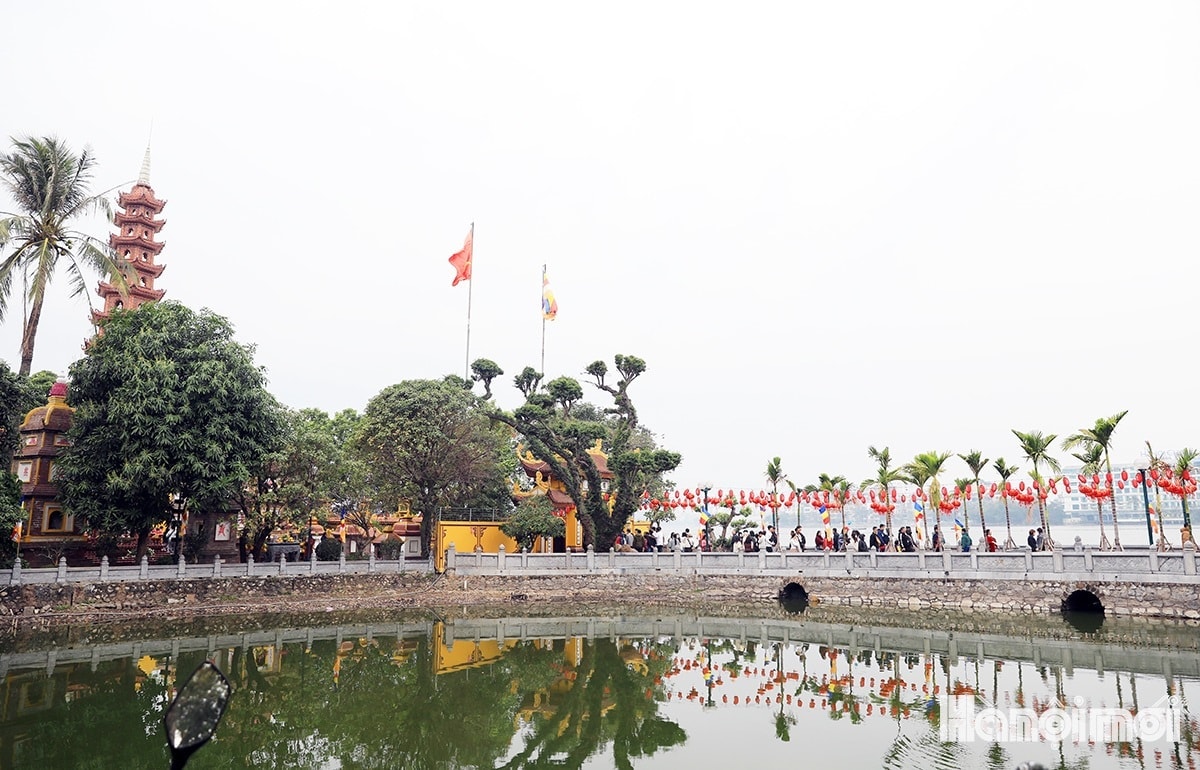 thoi-tiet-thuan-loi-cho-nguoi-dan-ha-noi-du-xuan.jpg