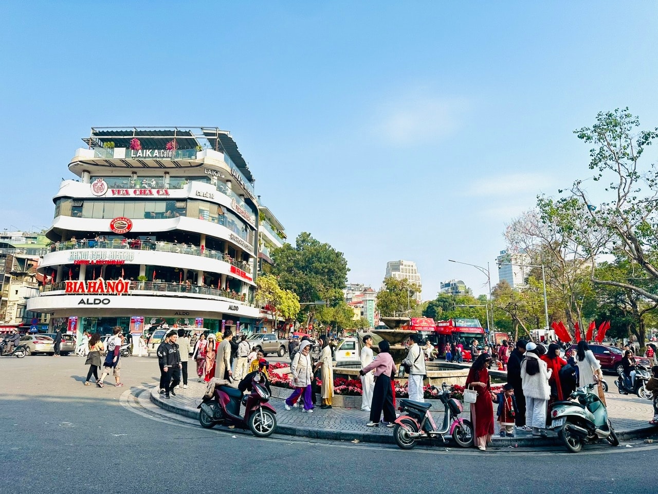 Hà Nội có mưa buổi sáng, trưa chiều nắng đẹp