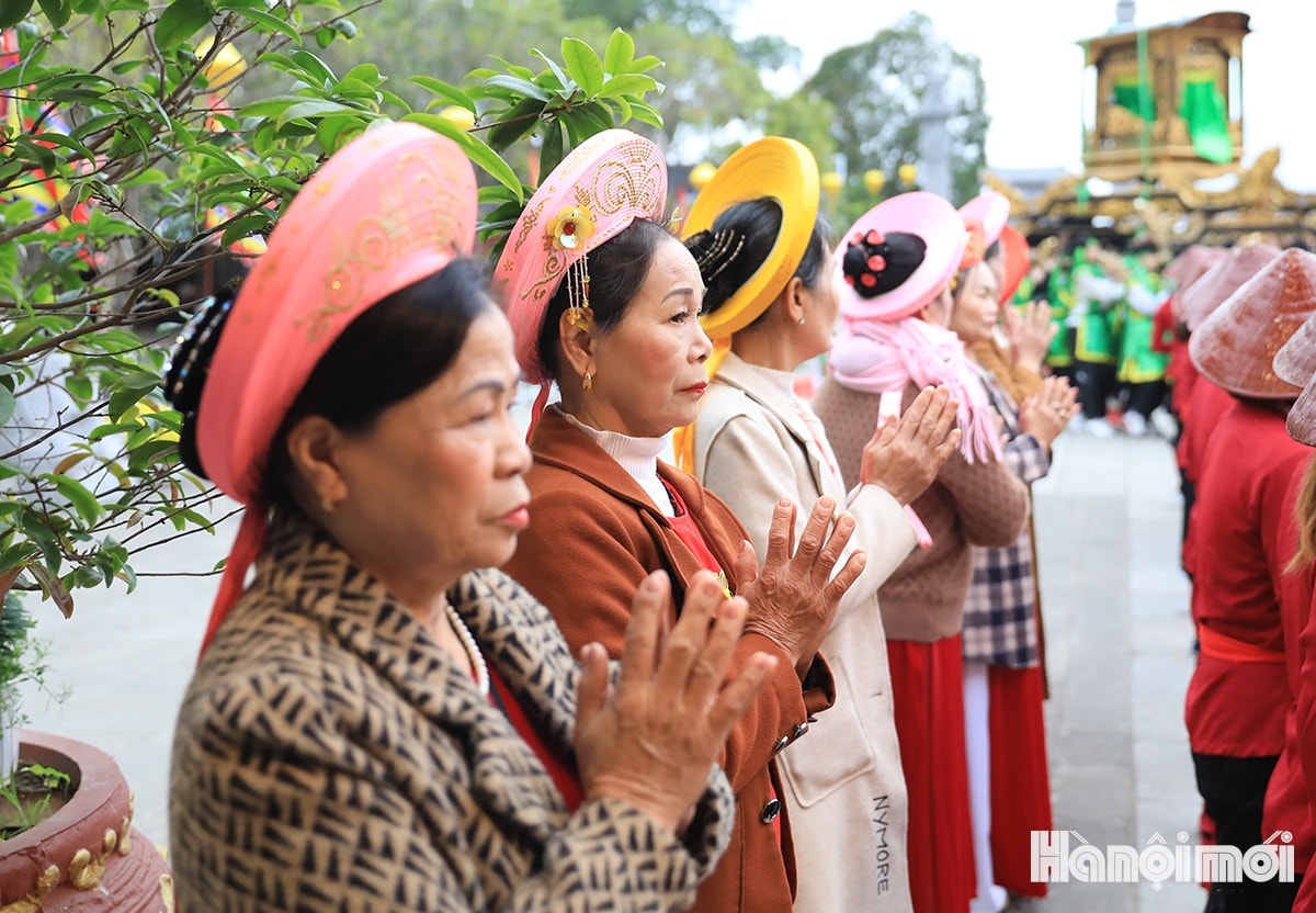 W_tung-bung-ngay-khai-hoi-den-hai-ba-trung-10.jpg