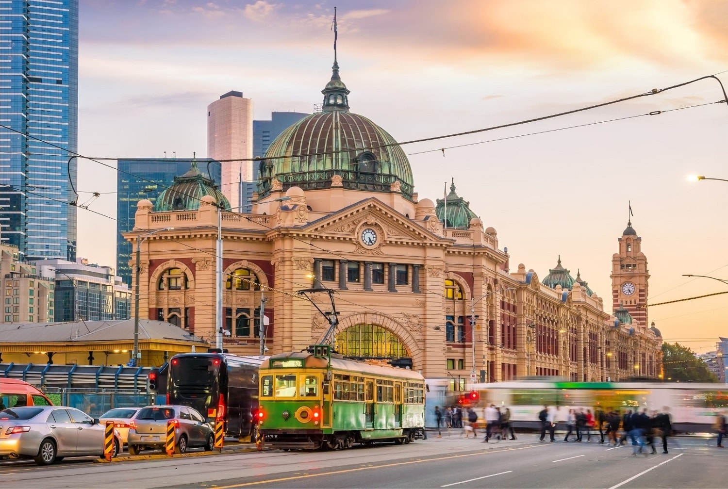 melbourne-flinders-street-train-station-australia.jpg