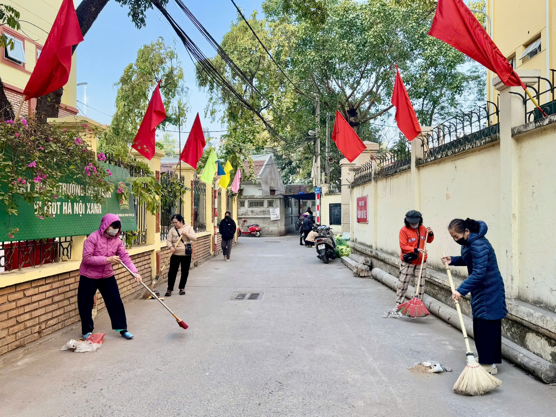 Tổ chức phong trào thi đua cao điểm chào mừng Ngày thành lập Đảng bộ thành phố Hà Nội
