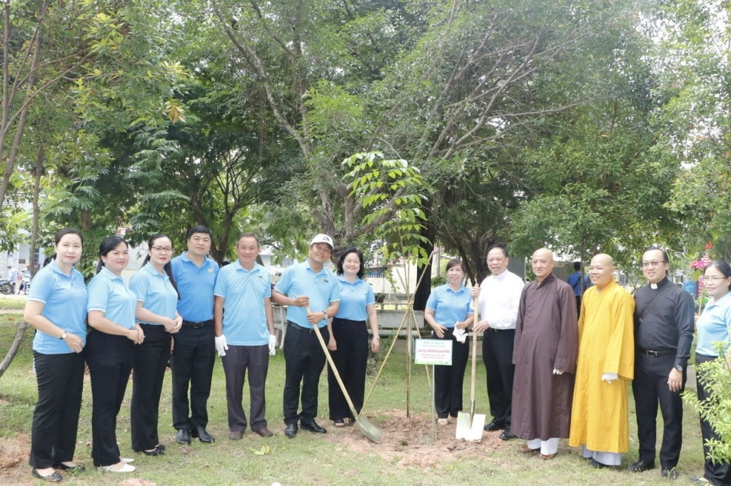  Phong trào đã đem lại hiệu quả thiết thực, là việc làm thường xuyên, tự giác, tự nguyện trong suy nghĩ và hành động của cán bộ, đảng viên và người dân.
