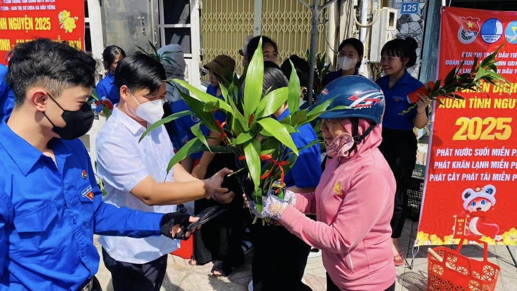 Tuổi trẻ Dầu Tiếng đồng thành cùng Lễ hội Rằm Tháng Giêng, lan toả giá trị văn hoá truyền thống