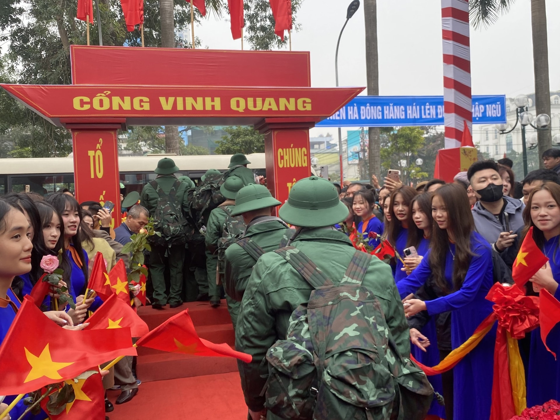 cong-vinh-quang.jpg