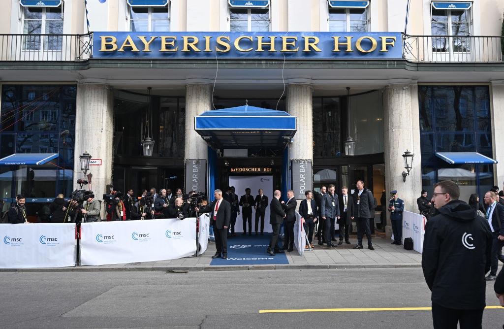 Khách sạn Bayerischer Hof là nơi Hội nghị An ninh Munich lần thứ 61 diễn ra. Ảnh:Euractiv