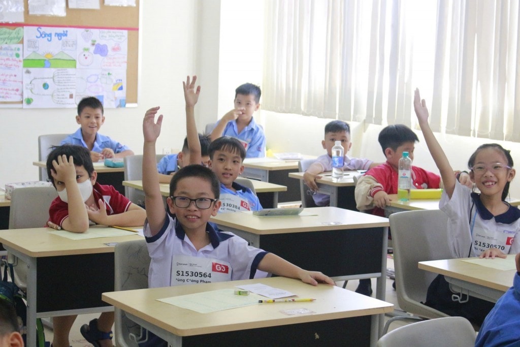 Các em học sinh tham gia thi tại cuộc thi ELMO 2024