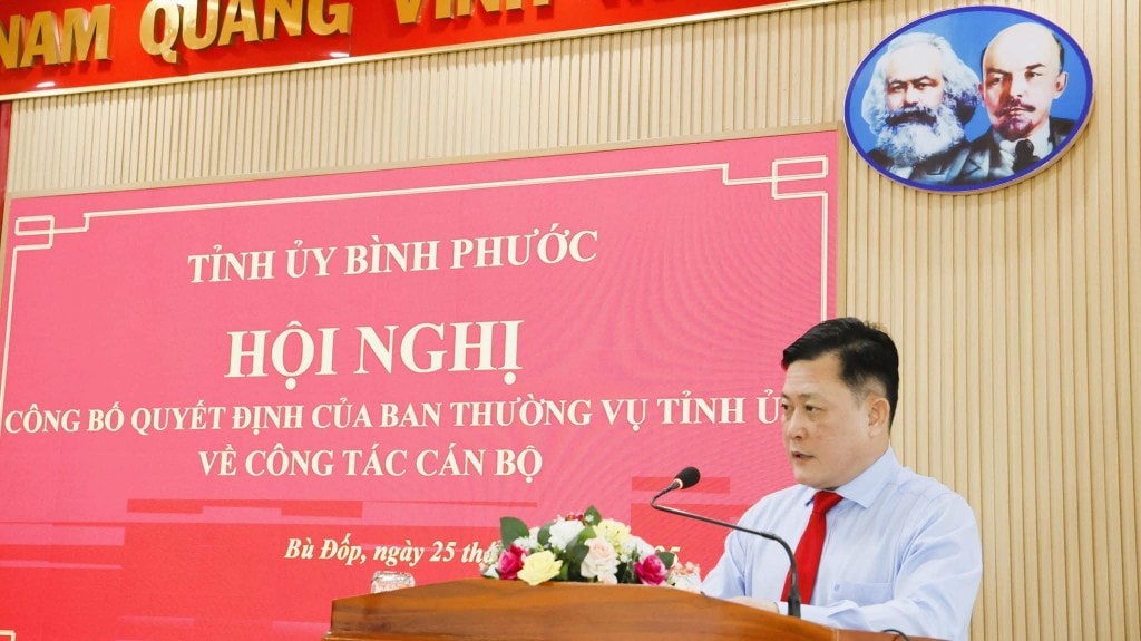 Tân Bí thư Huyện ủy Bù Đốp Đặng Hà Giang phát biểu nhận nhiệm vụ (Ảnh: Như Tình)