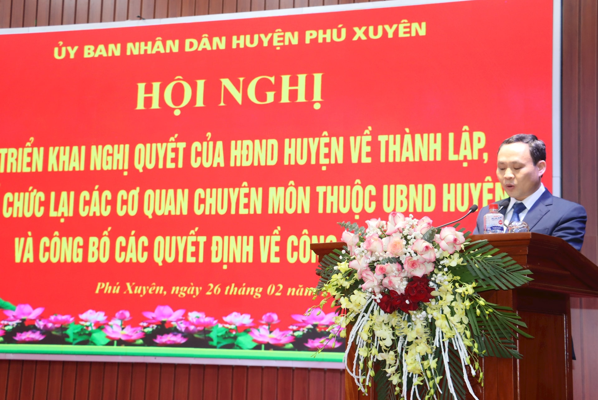 phu-xuyen-cong-bo-cong-tac-can-bo.jpg