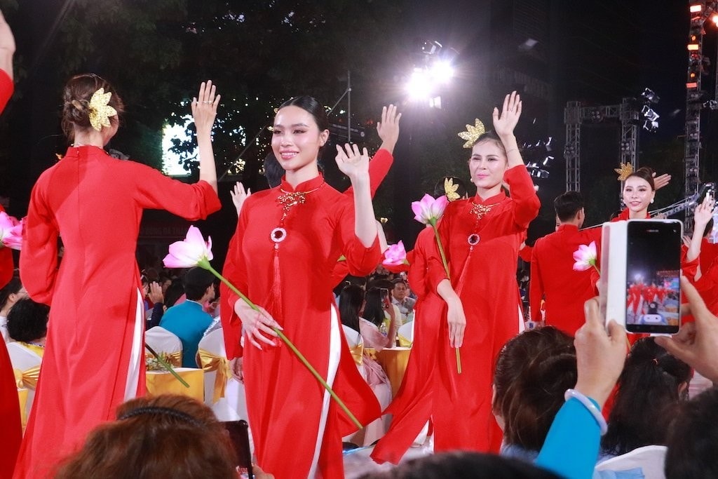 Lễ hội Áo dài TP Hồ Chí Minh năm 2025 có sự góp mặt của 53 nhà thiết kế nổi tiếng