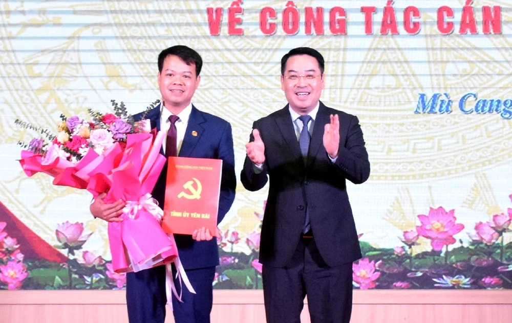 Chủ tịch UBND tỉnh Yên Bái dự Hội nghị công bố quyết định về công tác cán bộ tại Mù Cang Chải