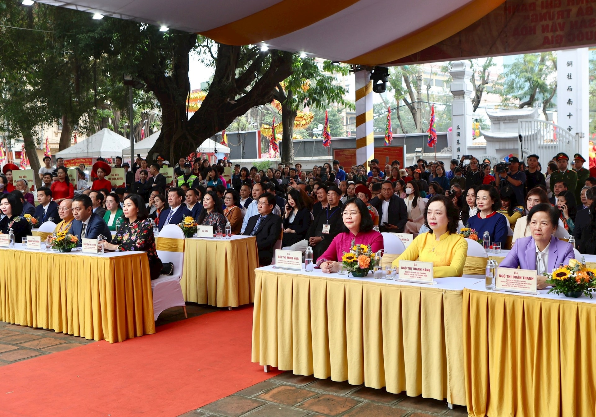 Các đại biểu Trung ương và thành phố Hà Nội tham dự Lễ kỷ niệm sáng 5-3. Ảnh: Viết Thành