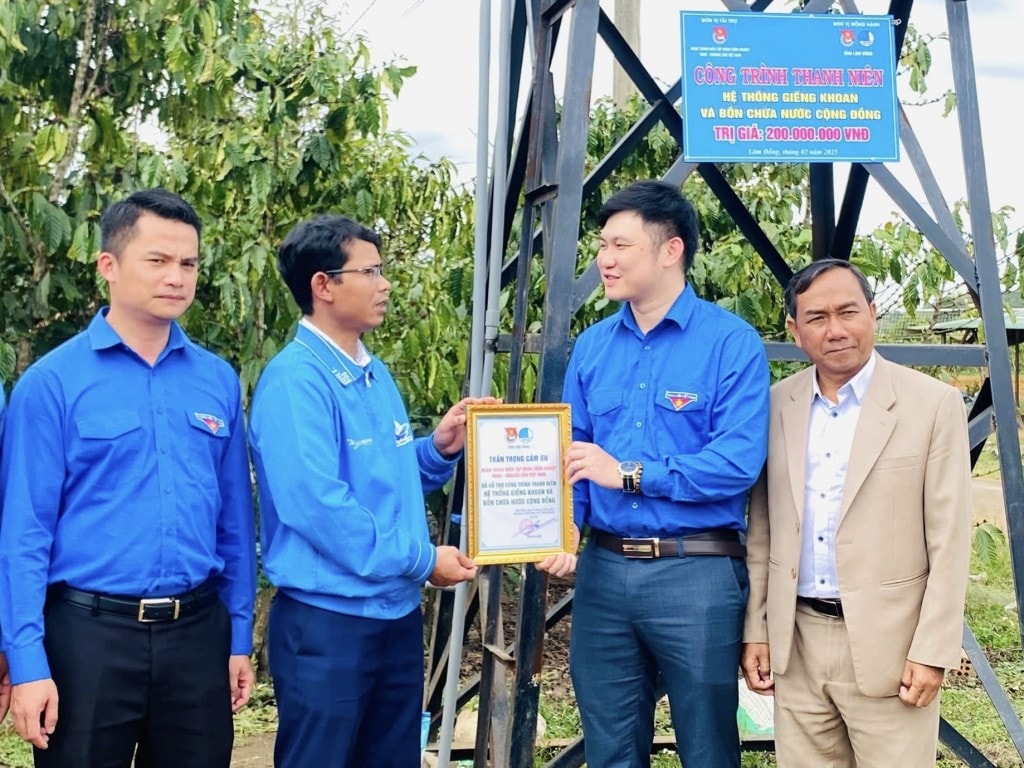 Tuổi trẻ Lâm Đồng trao tặng 2 giếng nước sạch, cung cấp nguồn nước ổn định cho người dân