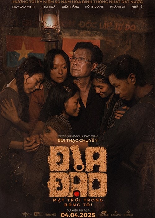 Poster phim Địa đạo - một trong những công trình văn học nghệ thuật tiêu biểu hướng đến kỷ niệm 50 năm Ngày Giải phóng miền Nam, thống nhất đất nước. Ảnh: TTXVN.