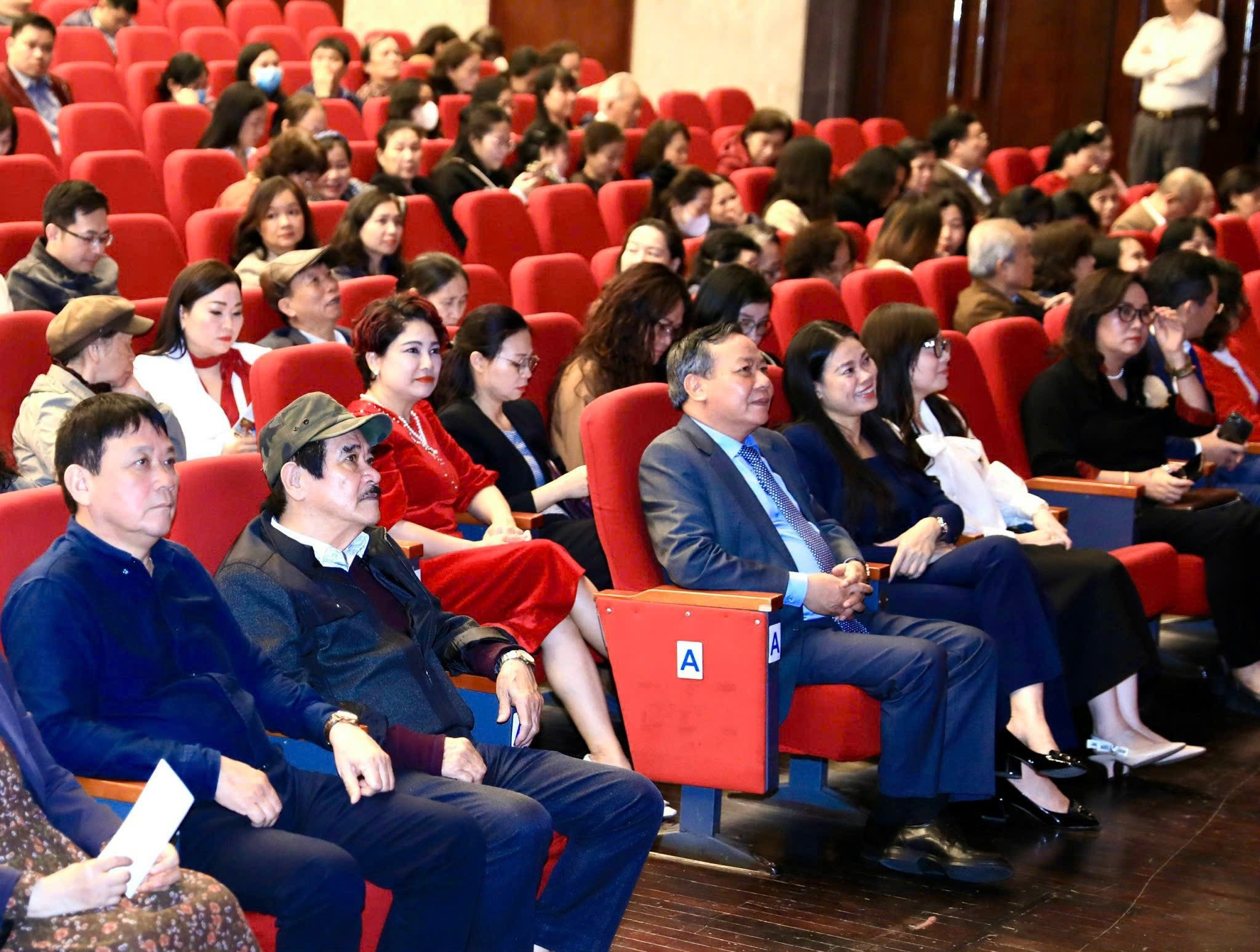 Công diễn vở Nhạc kịch đặc biệt “Lửa từ Đất” nhân 95 năm ngày thành lập Đảng bộ Hà Nội