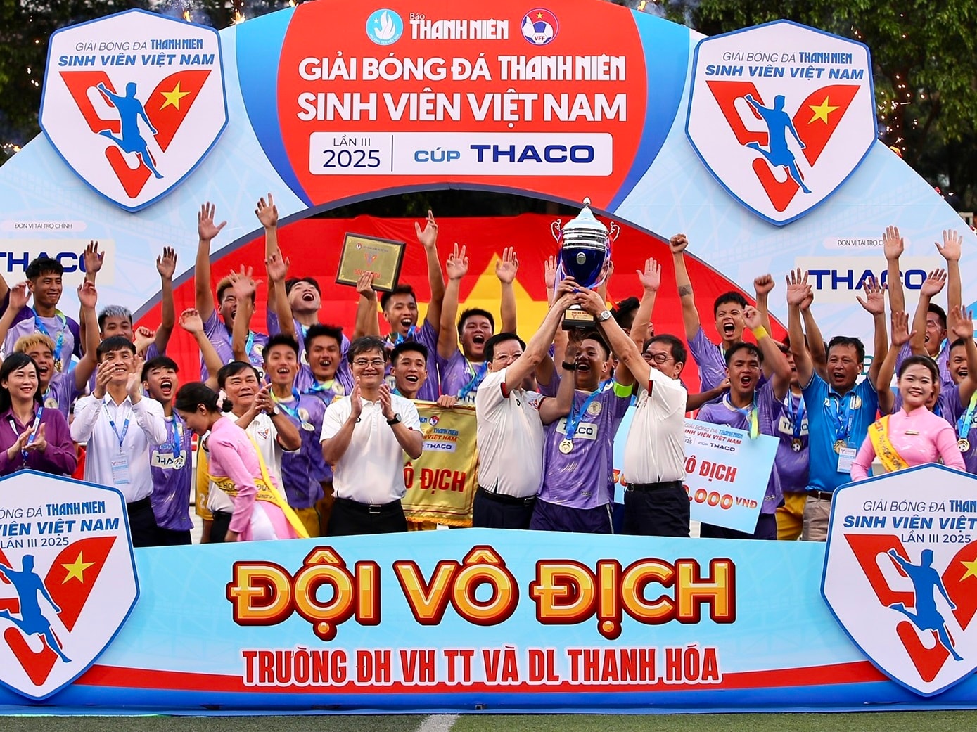 16-doi-vo-dich-thanh-hoa.jpeg