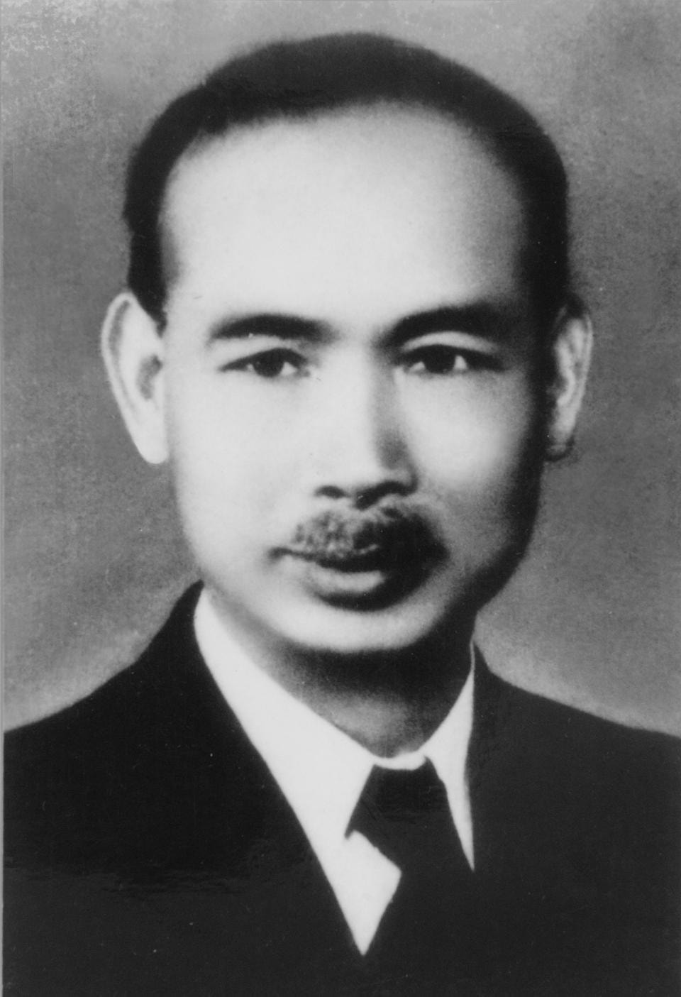 chan-dung-ng.-dinh-khanh.jpg