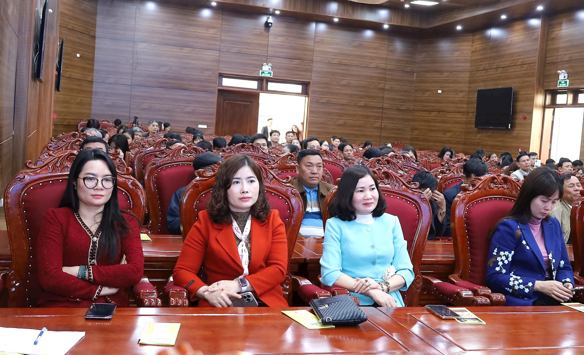ha-noi-quoc-te-hanh-phuc-2.jpg
