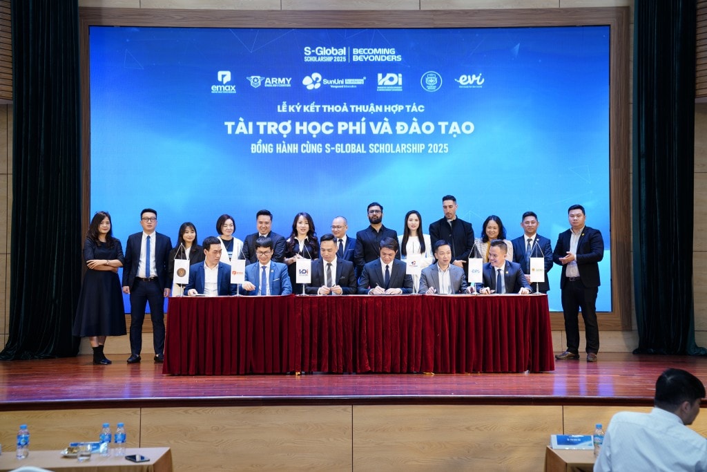 Lễ ký kết thoả thuận hợp tác tài trợ học phí và đào tạo trong khuôn khổ chương trình S-Global Scholarship 2025.