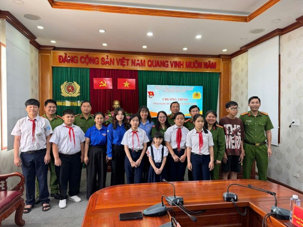 Đoàn cơ sở Phòng Cảnh sát PCCC&CNCH tổ chức nhiều chương trình ý nghĩa hưởng ứng Tháng thanh niên 2025