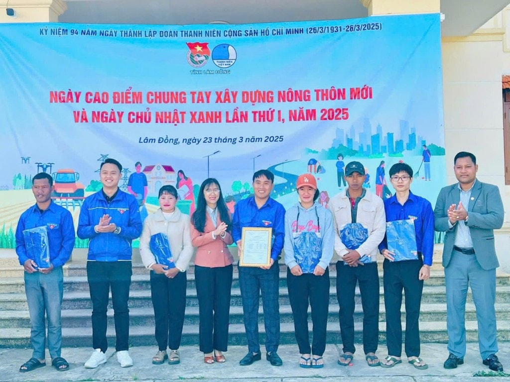 Tỉnh đoàn Lâm Đồng tổ chức lễ ra quân Ngày cao điểm chung tay xây dựng nông thôn mới và Ngày Chủ nhật xanh