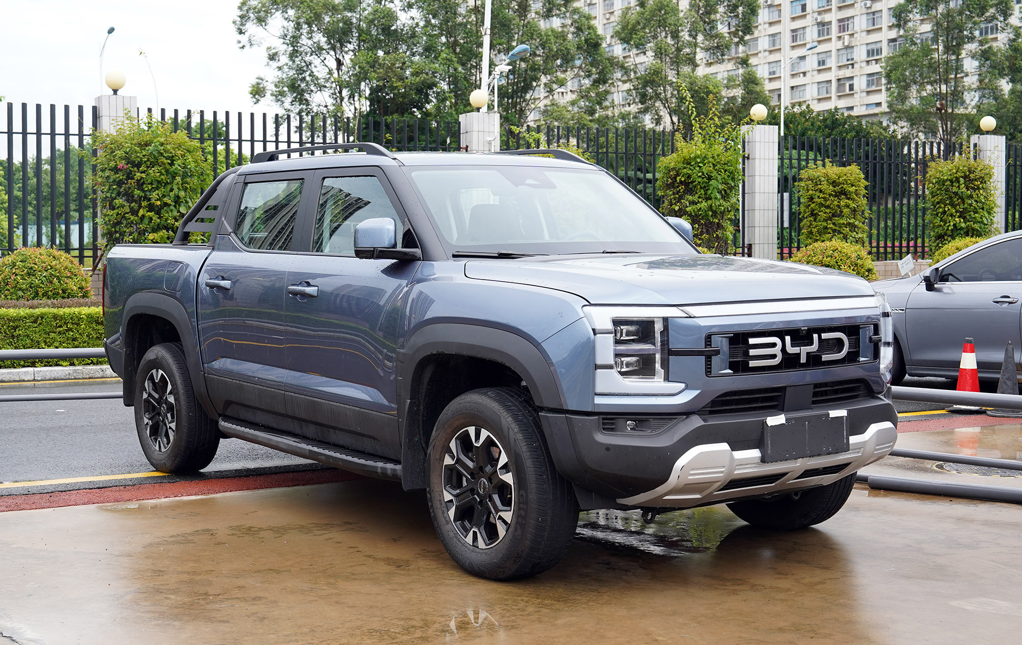 Bán tải hybrid BYD Shark gây chú ý khi có nhiều nét thiết kế 