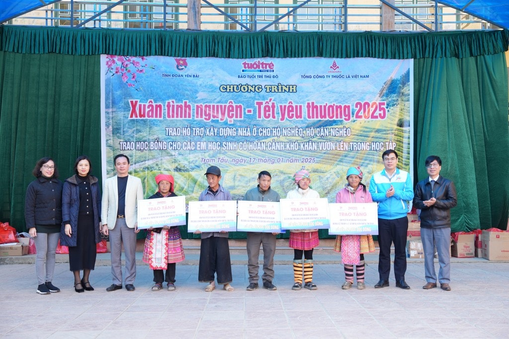 Những món quà ý nghĩa của Báo Tuổi trẻ Thủ đô cùng các đơn vị đồng hành là động lực tiếp sức cho các hộ nghèo và học sinh vùng cao Trạm Tấu, Yên Bái