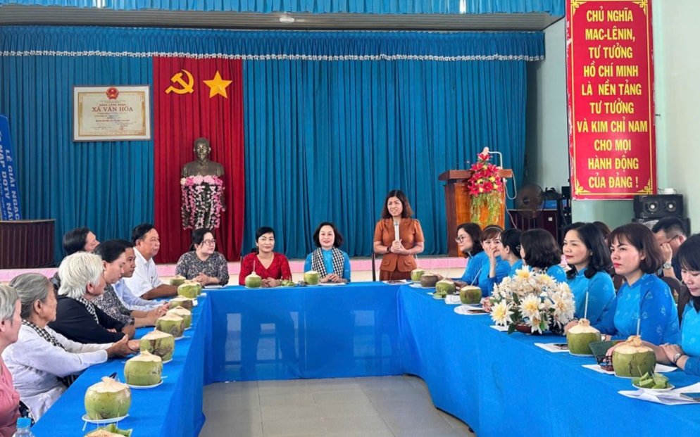 Quang cảnh buổi làm việc