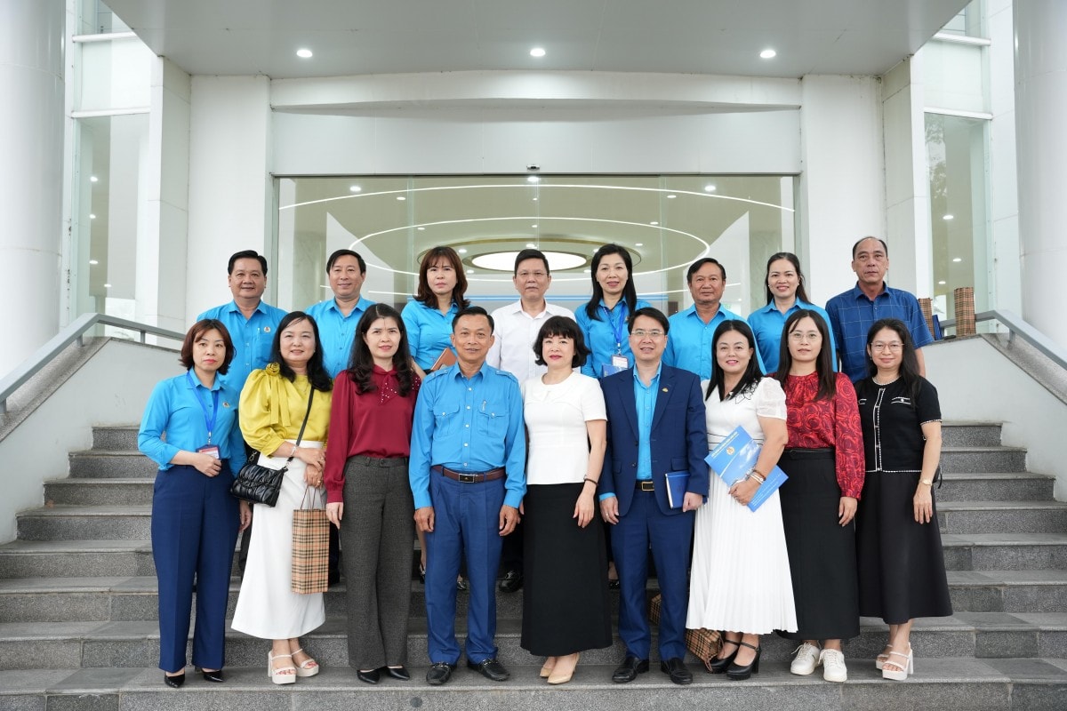 LĐLĐ quận Long Biên - LĐLĐ tỉnh Hậu Giang chia sẻ kinh nghiệm hoạt động công đoàn