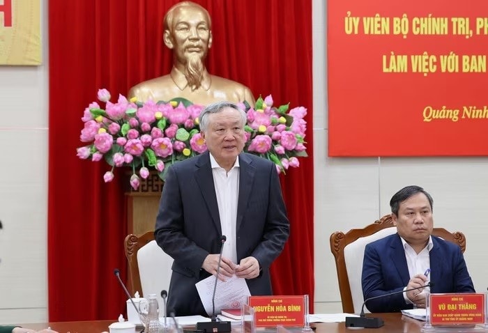 Phó Thủ tướng Thường trực Chính phủ Nguyễn Hòa Bình làm việc với Ban Thường vụ Tỉnh ủy Quảng Ninh