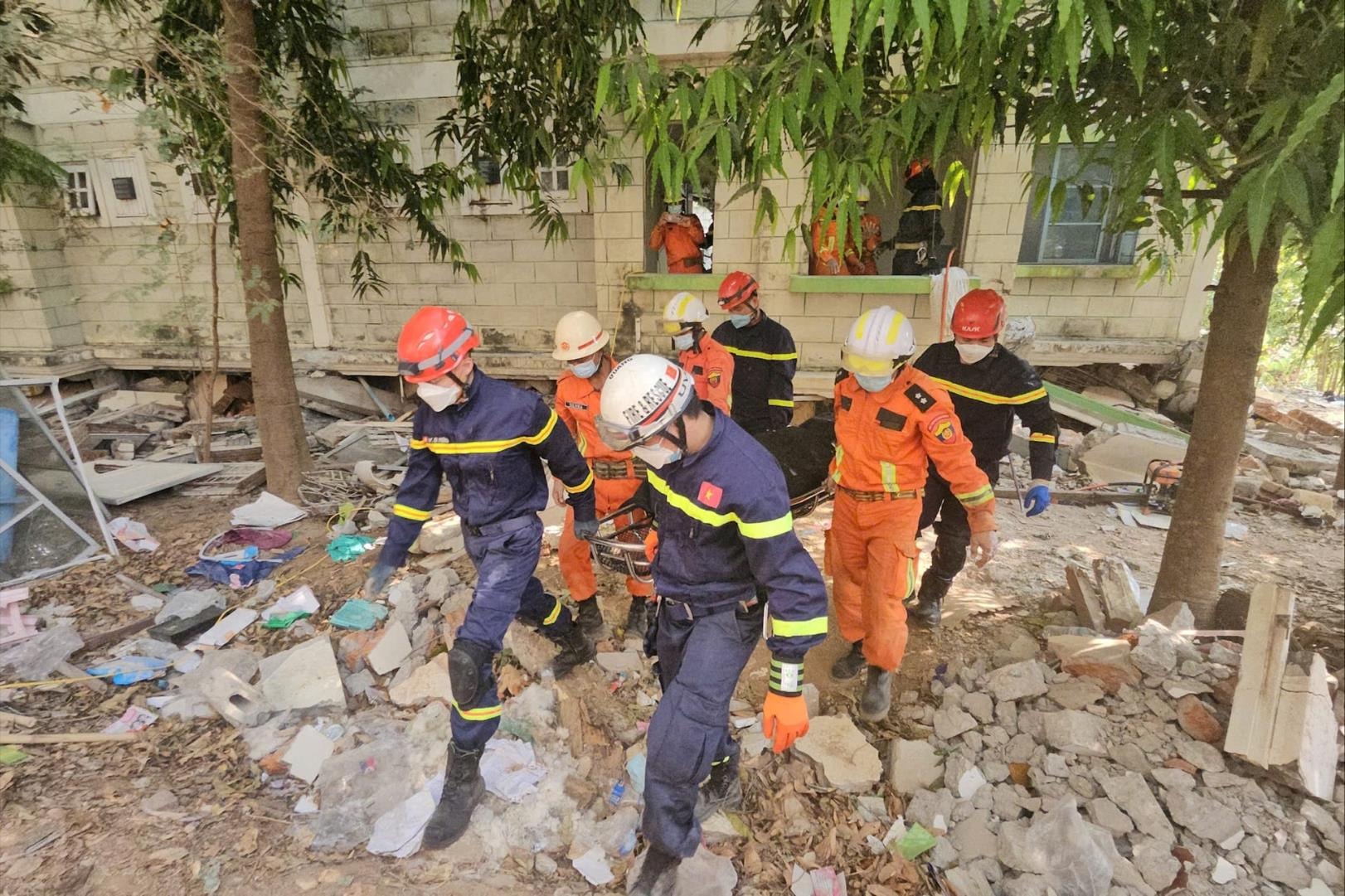 Đoàn cứu trợ Công an Việt Nam đảm nhiệm những nhiệm vụ khó khăn nhất tại Myanmar
