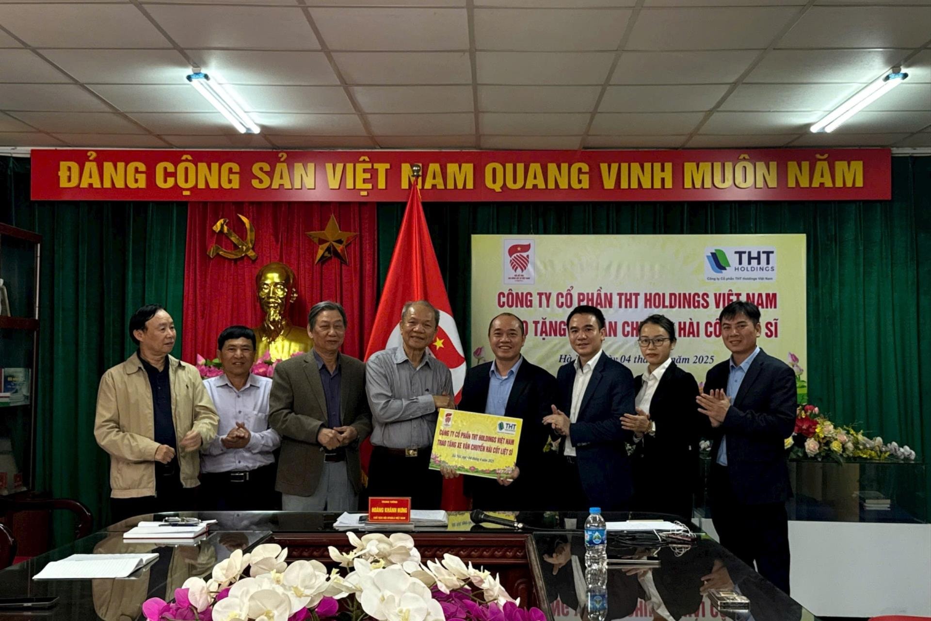 anh-4-tiep-nhan-tri-gia-xe(1).jpg