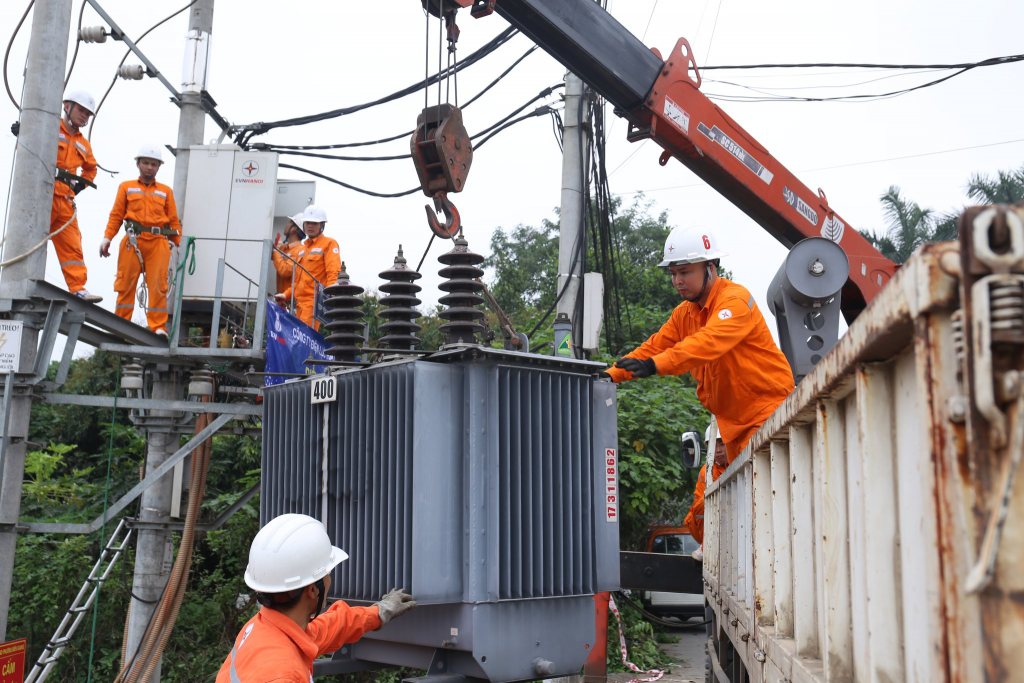 EVNHANOI chủ động ứng phó thiên tai trong mùa mưa bão