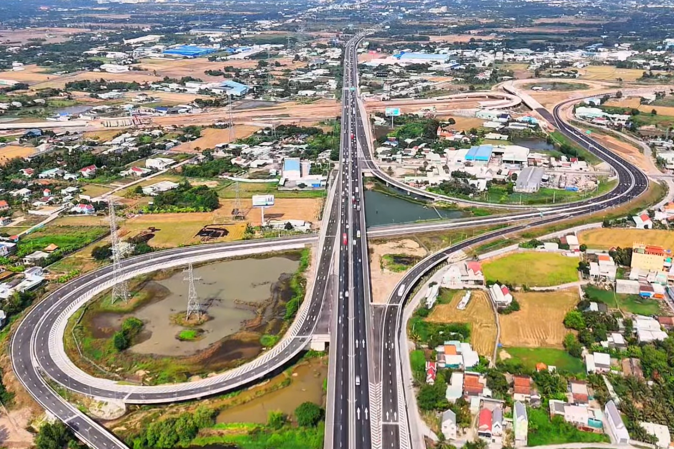 Nút giao Mỹ Yên đang băng băng về đích
