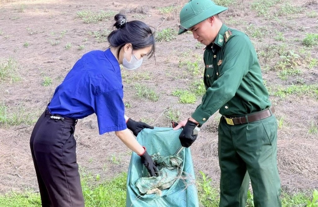 Phong trào tiến hành duy trì và thực hiện việc ra quân dọn vệ sinh môi trường hằng tuần tại các bãi biển