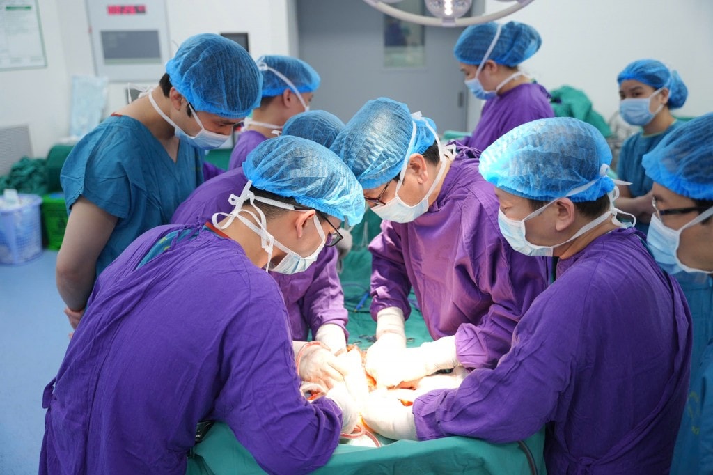 Thầy thuốc Bệnh viện 103: Trắng đêm nối dài hành trình sự sống cho bao người