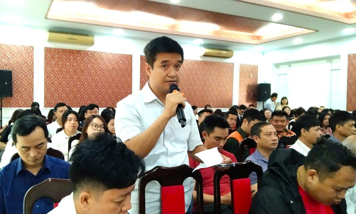 TRỰC TUYẾN HÌNH ẢNH: Gần 300 đoàn viên, người lao động đối thoại về Luật Thủ đô, Luật Công đoàn