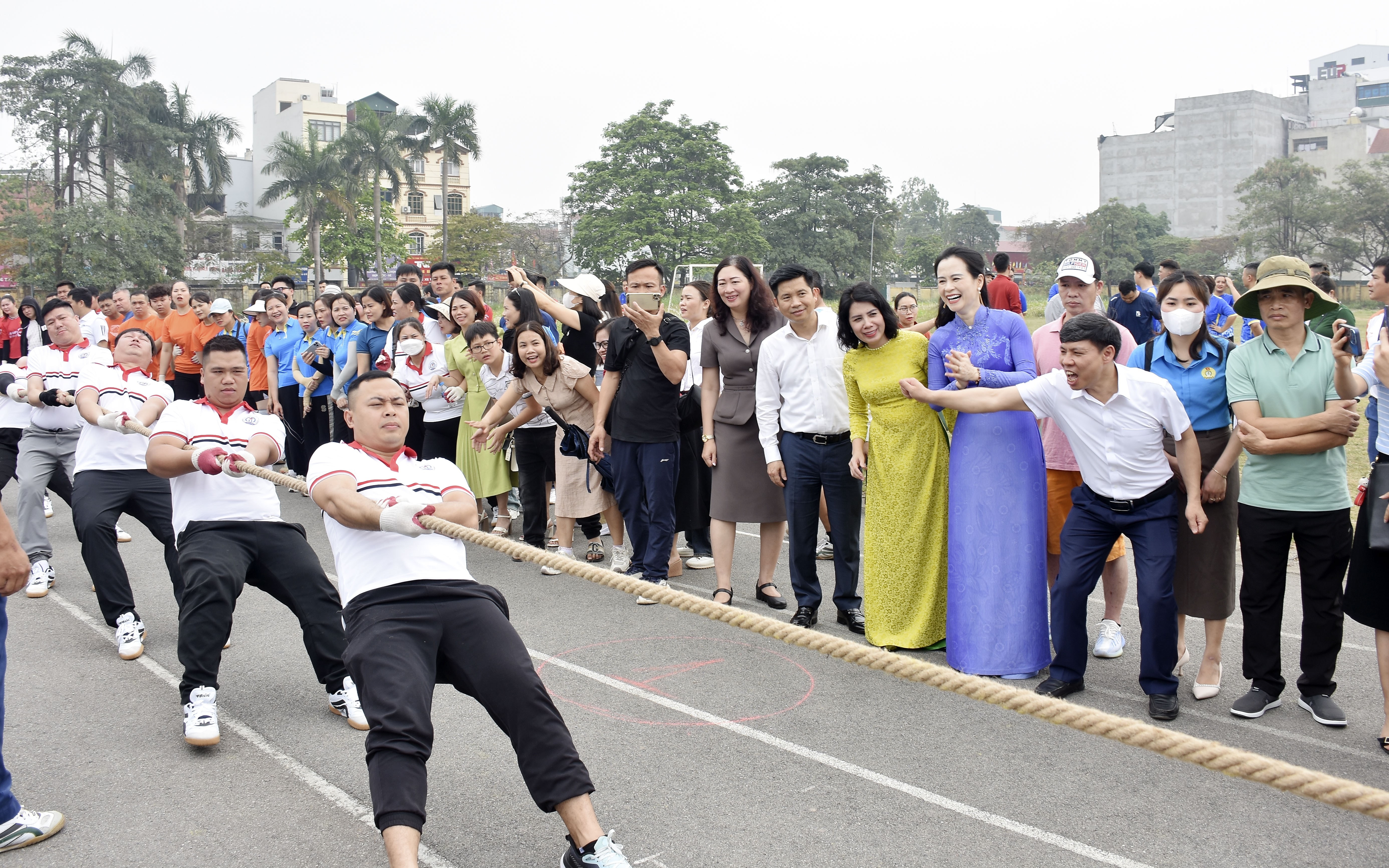 Sôi nổi Giải thể thao CBGVNV ngành GD&ĐT Hà Nội năm học 2024   2025