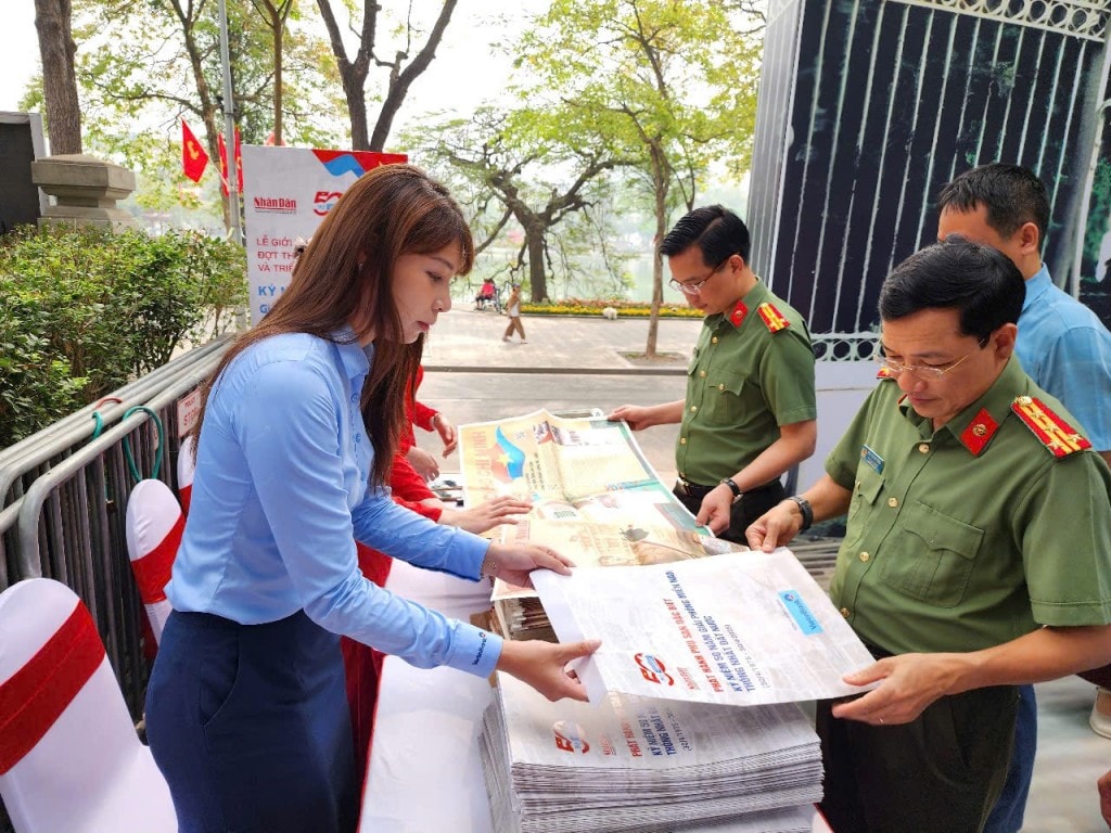 Thế hệ hôm nay tri ân những người hi sinh vì hòa bình