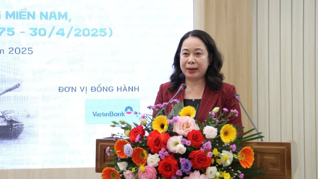 Đồng chí Võ Thị Ánh Xuân, Ủy viên Trung ương Đảng, Phó Chủ tịch nước đánh giá cao Báo Nhân Dân đã chuẩn bị cẩn trọng, kỹ lưỡng, tổ chức Đợt thông tin tuyên truyền đặc biệt trên các ấn phẩm (Ảnh: Bùi Giang)