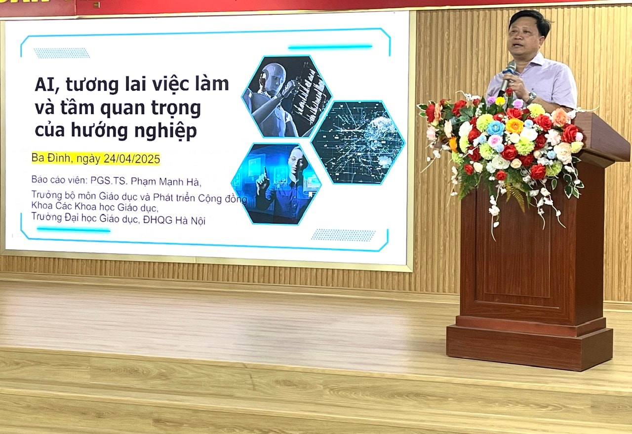 ba-dinh-hoi-thao-huong-nghiep-ai-2.jpg