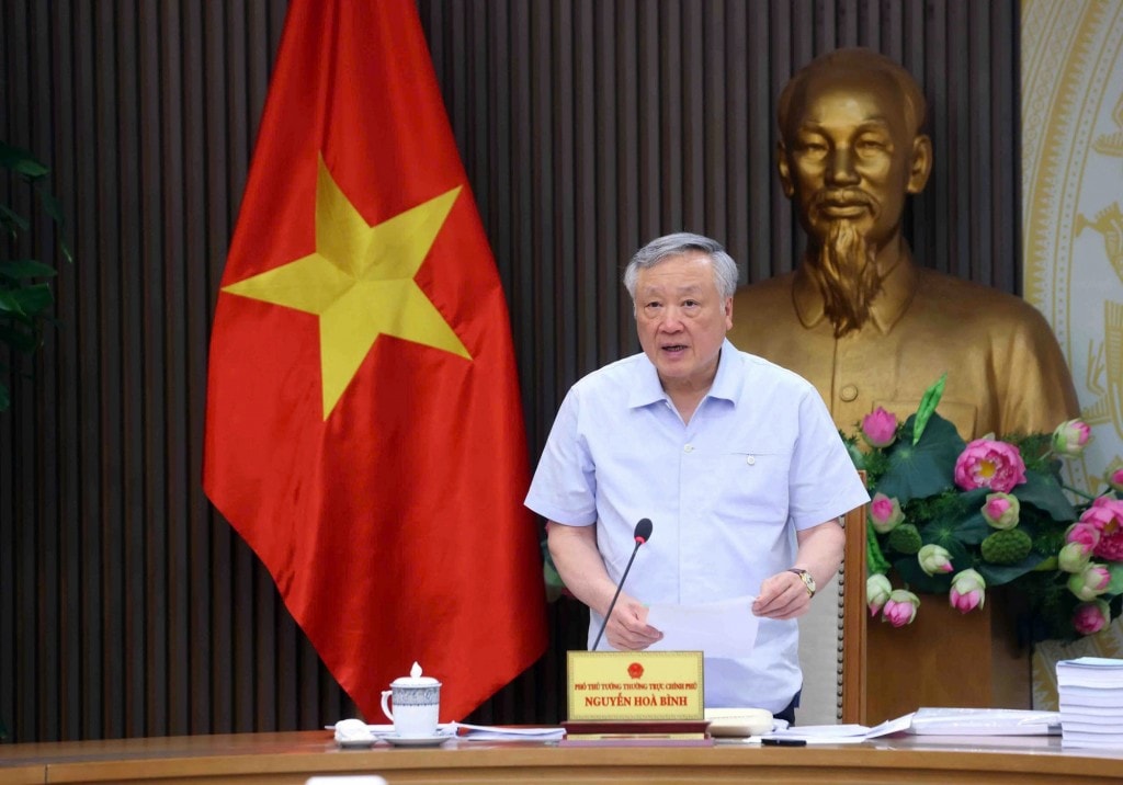 Phó Thủ tướng Thường trực Chính phủ Nguyễn Hòa Bình yêu cầu, trong xét duyệt hồ sơ, danh sách đề nghị đặc xá năm 2025, phải tập trung rà soát, xem xét, nghiên cứu, đánh giá thật kỹ, hết sức công tâm, khách quan, thận trọng đối với từng trường hợp cụ thể - Ảnh: VGP/Nguyễn Hoàng