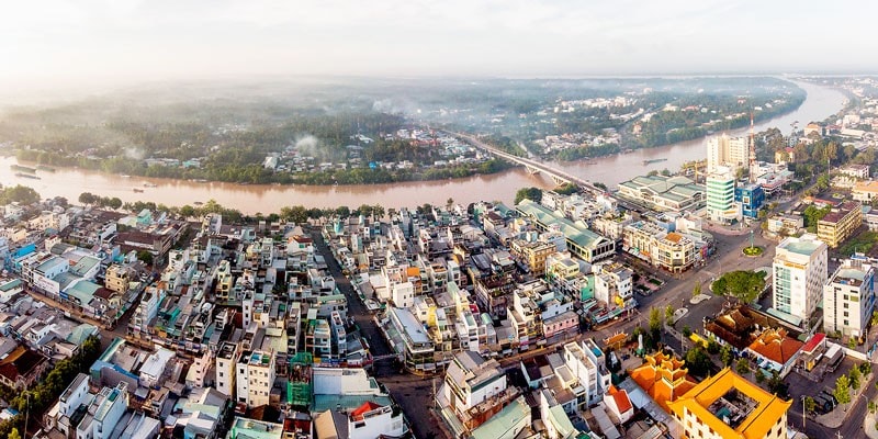 Tỉnh Trà Vinh có diện tích tự nhiên là 2.358 km2, dân số khoảng 1,1 triệu người, hiện có 104 đơn vị hành chính cấp xã Tỉnh Trà Vinh có diện tích tự nhiên là 2.358 km2, dân số khoảng 1,1 triệu người, hiện có 104 đơn vị hành chính cấp xã