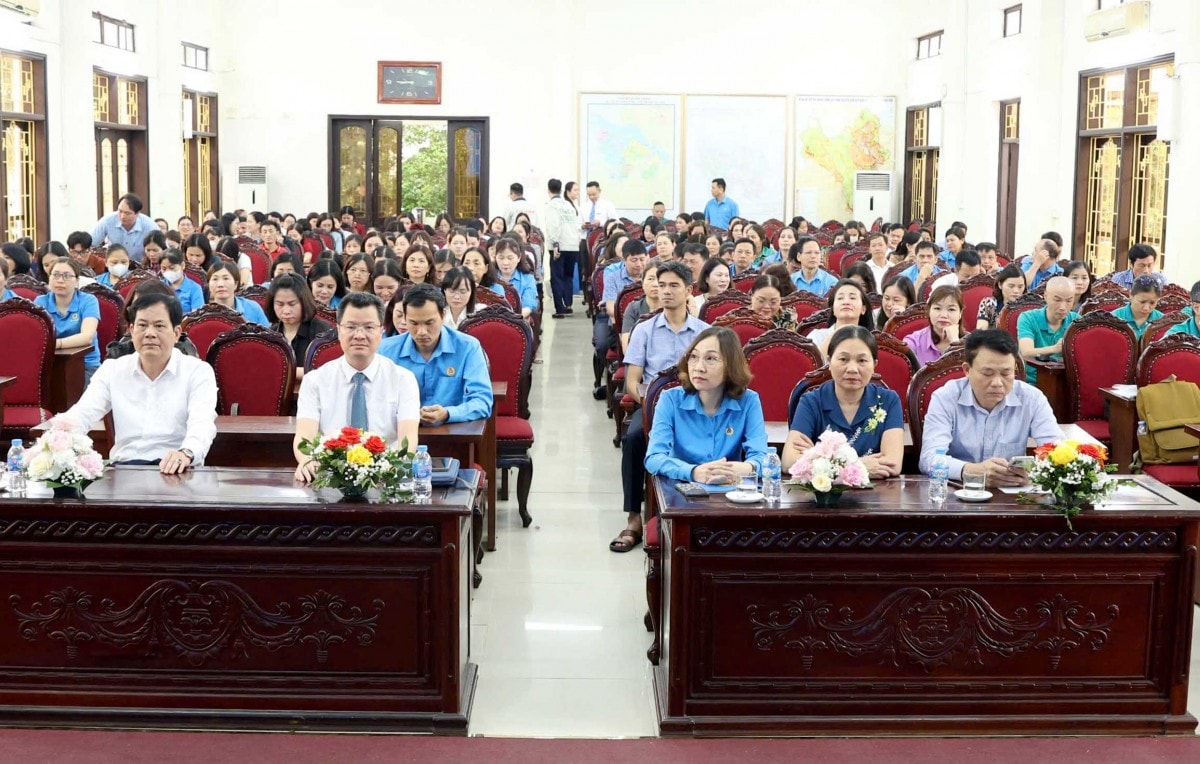 TRỰC TUYẾN: Chính sách liên quan đến người lao động khi thực hiện sắp xếp bộ máy