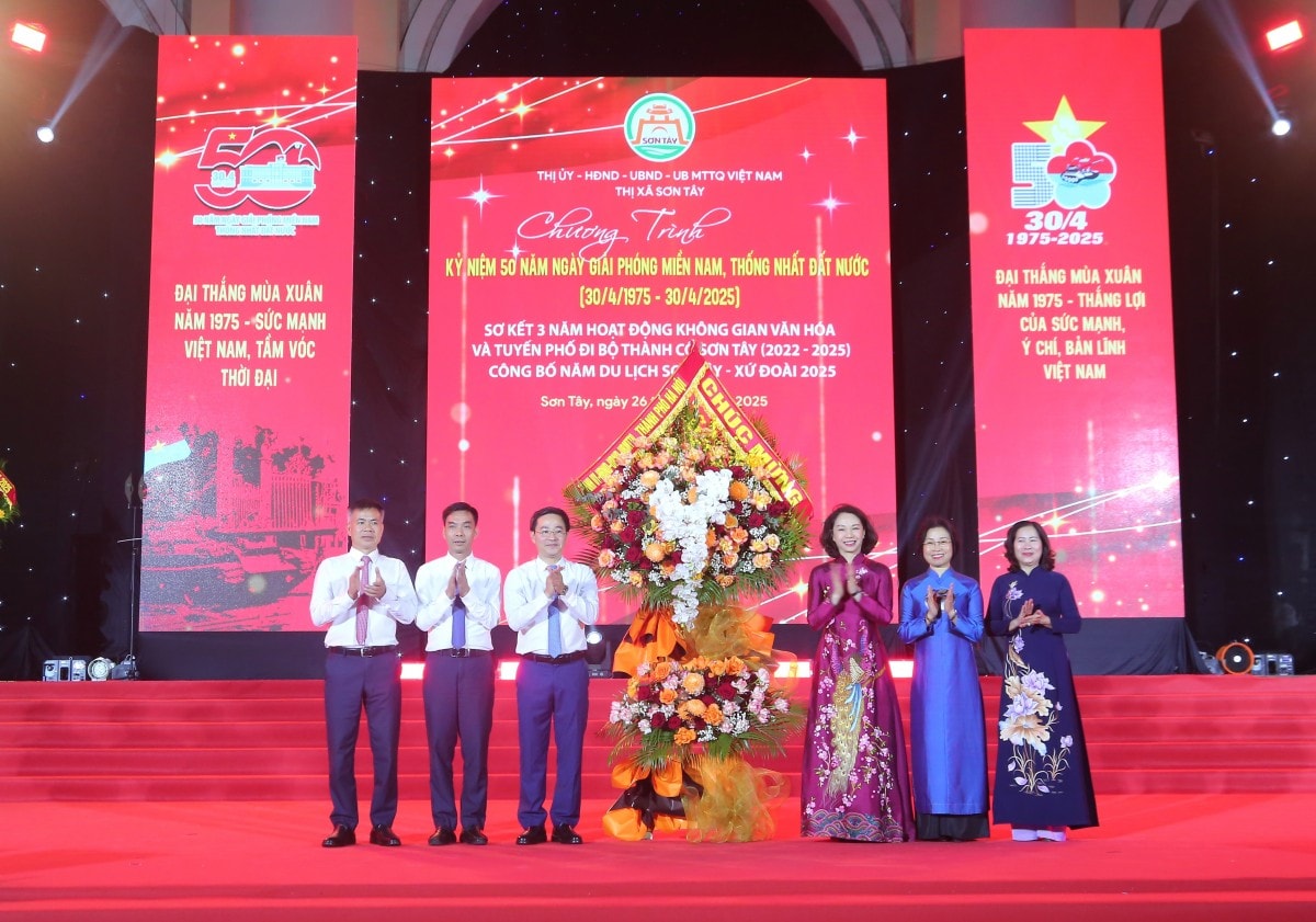 Sơn Tây: Sơ kết hoạt động Phố đi bộ và Khai mạc Năm du lịch Sơn Tây – xứ Đoài