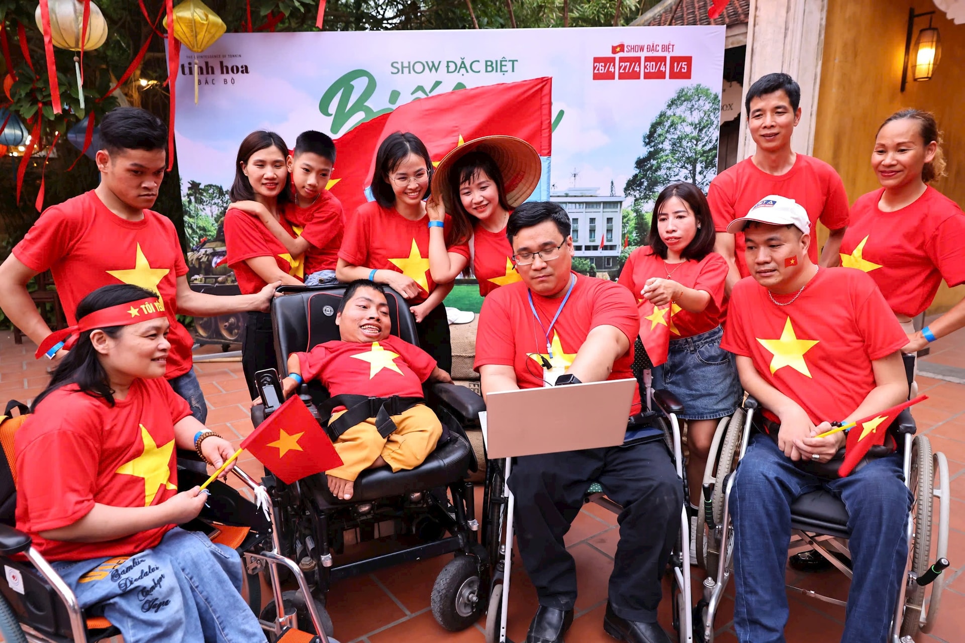 Thanh niên khuyết tật trải nghiệm “Tinh hoa Bắc Bộ - Nghị lực tỏa sáng”