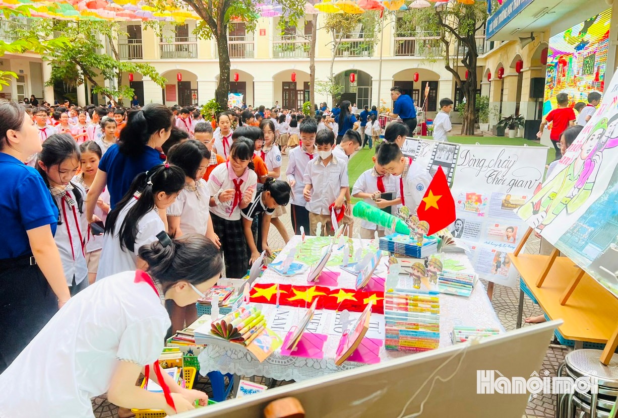 W_lehongphong1.jpg