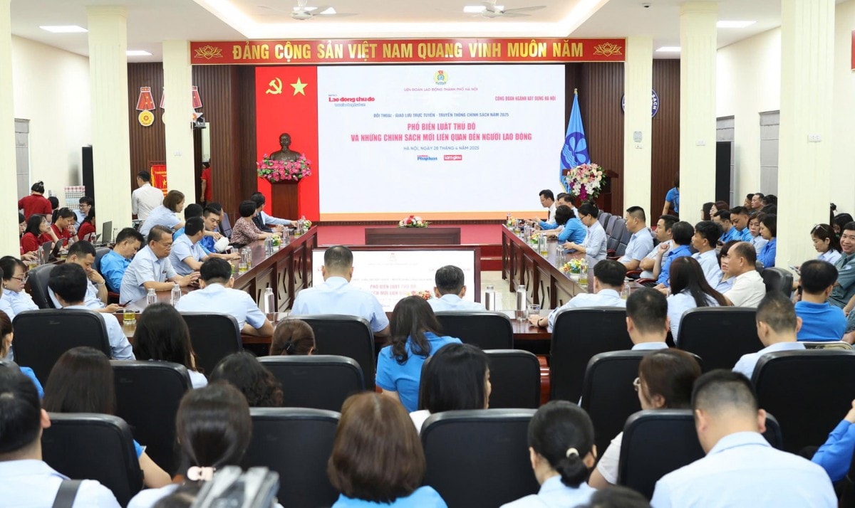 TRỰC TUYẾN HÌNH ẢNH: Đối thoại, giao lưu về những chính sách mới liên quan đến người lao động